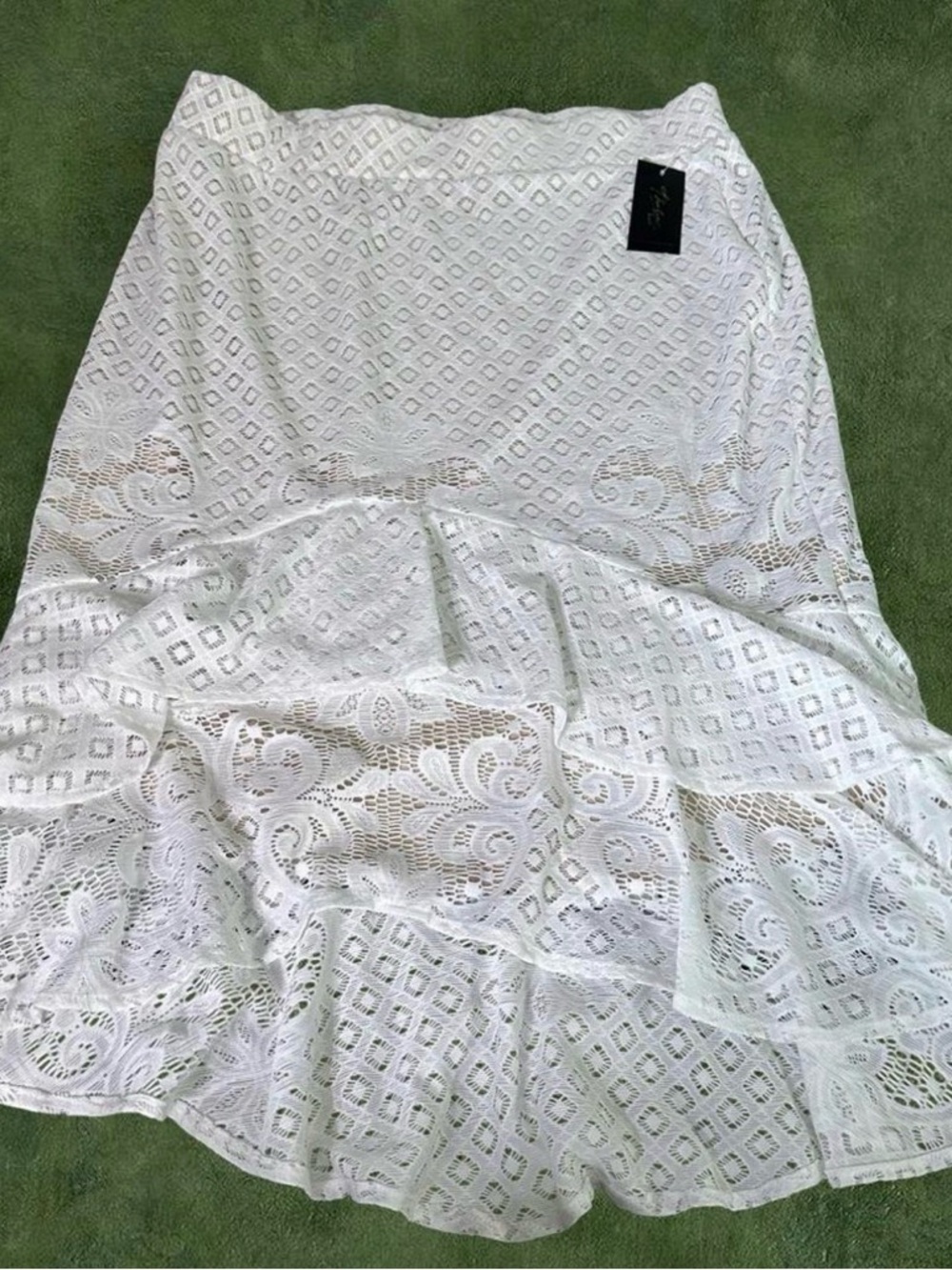 Thalia Sodi White lace shirt & Skirt Set